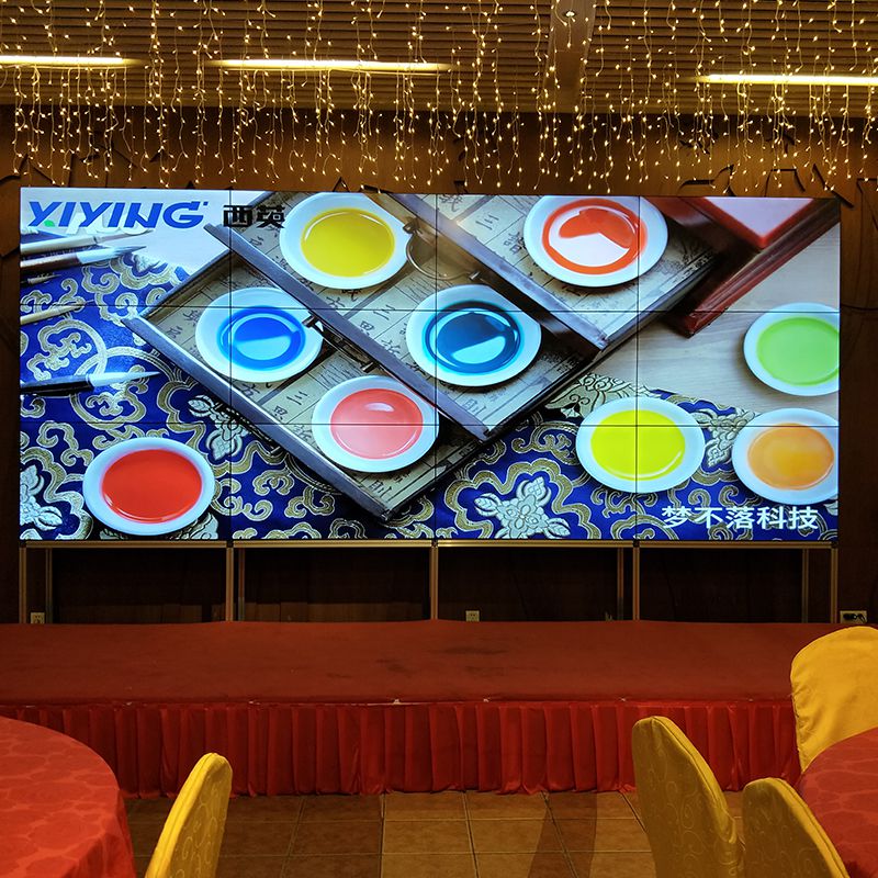 西英助力东莞某高尔夫会所餐厅55寸拼接屏项目